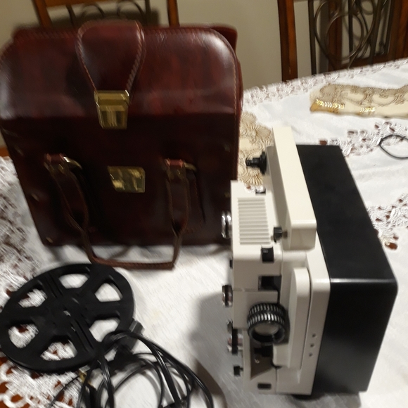 Projector - Picture 5 of 6